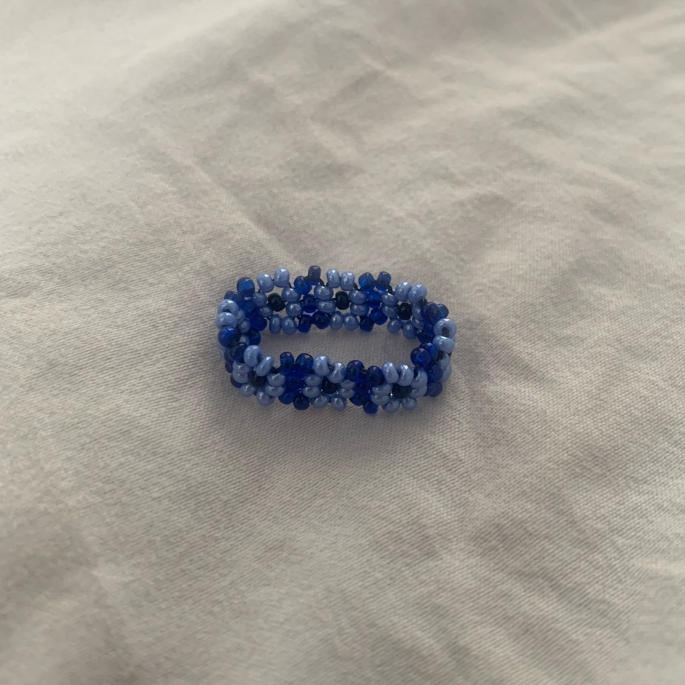 beaded flower ring 🦋